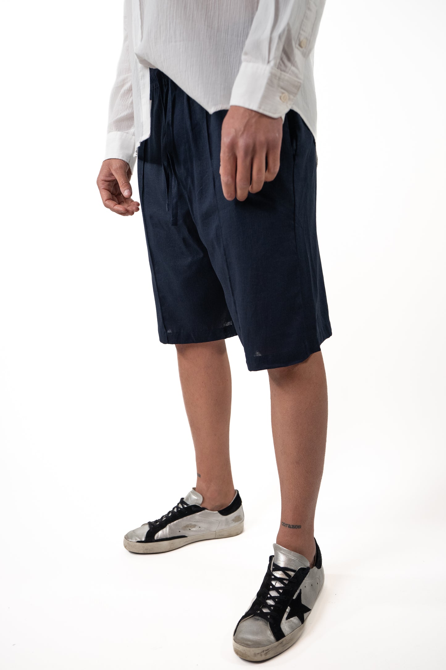 Bermuda in Lino con piega ricamata Blu Navy