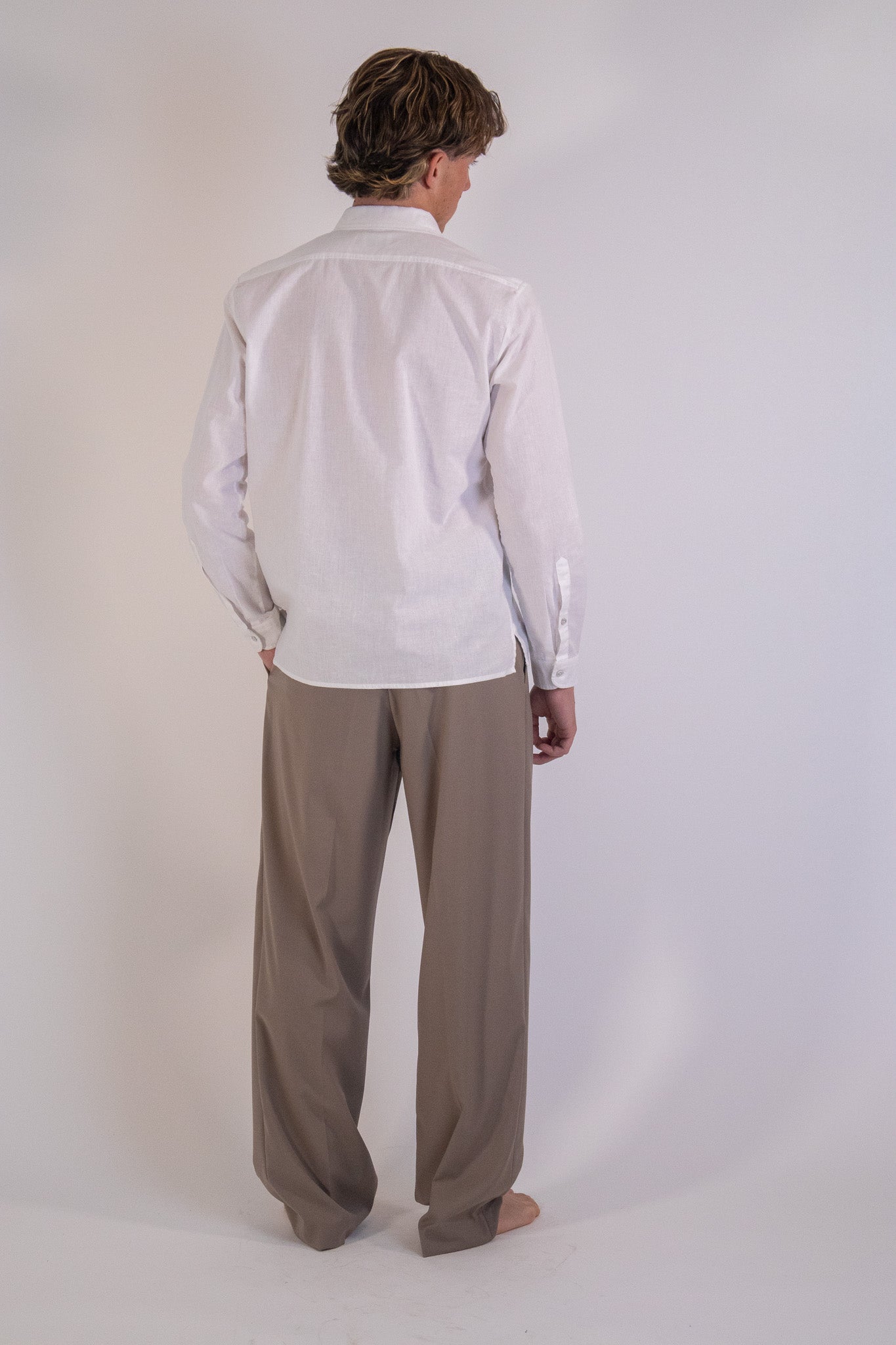 Pantalone Fondo Ampio con Pinces Taupe